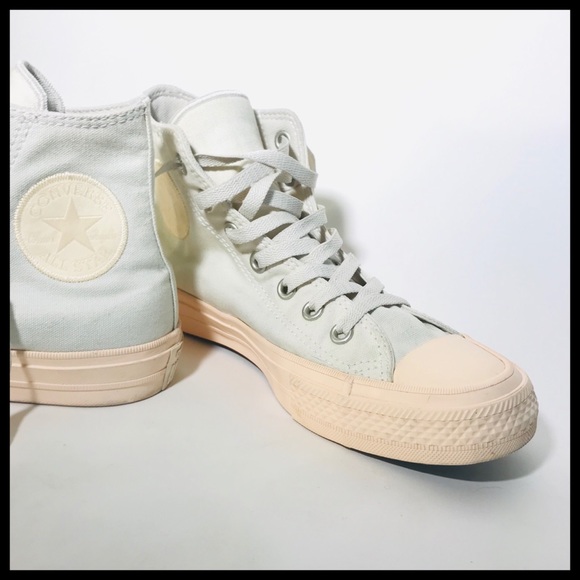 👉🏻SOLD!!!👈🏻 Super Slick Chuck Taylors! - Picture 7 of 8